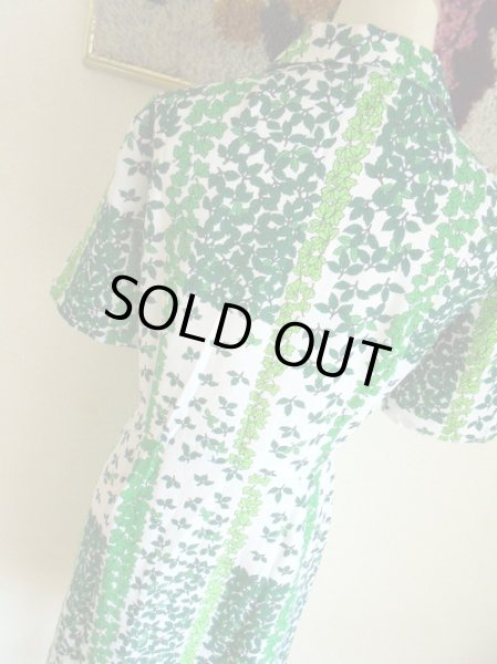 画像8: 白地に緑の葉っぱ柄ワンピ (8)