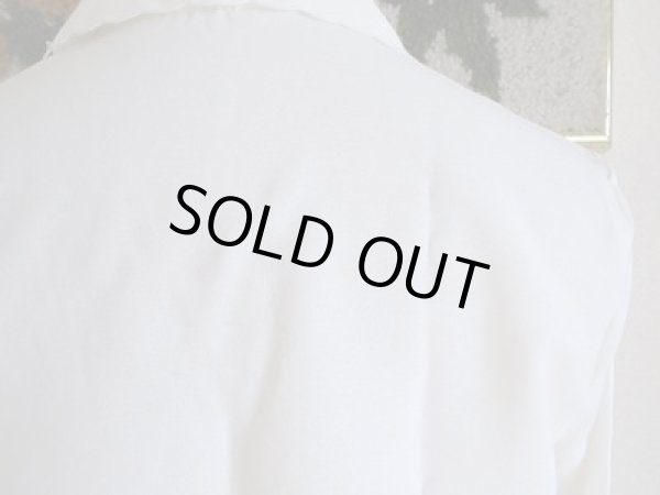 うっすらシミ?汚れの箇所があります。