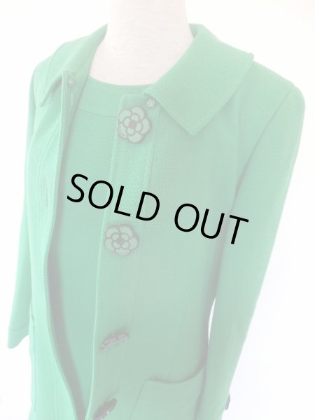 画像2: クレイサス*グリーン色お花ボタンのコート&ワンピセット (2)