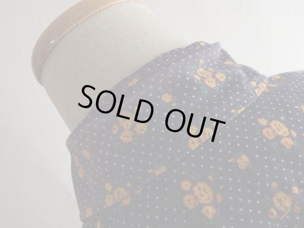 色あせがあります