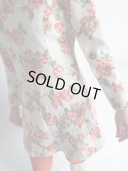 画像8: 白地にオレンジ花柄のハイネックワンピ【送料無料】 (8)