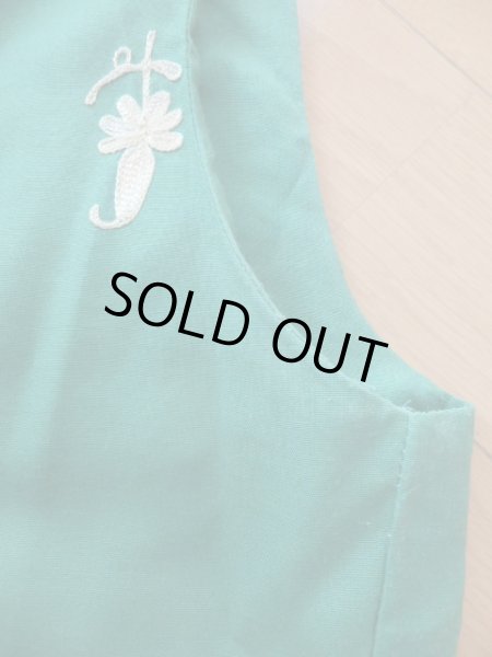 脇部分などに少し毛玉感あり