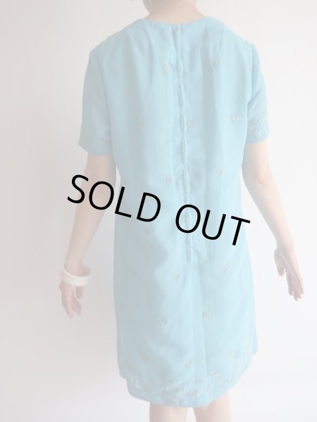 画像6: お仕立て品*お花刺繍のキレイな水色ワンピ【送料無料】 (6)