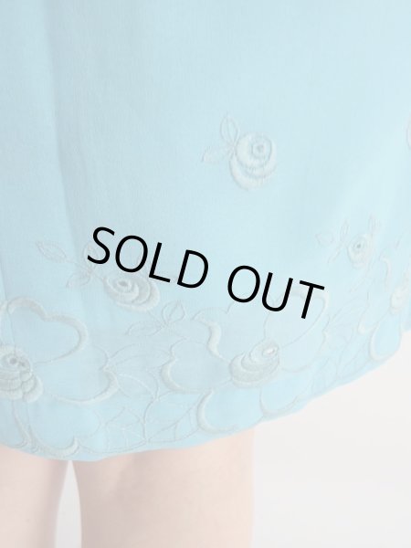 画像7: お仕立て品*お花刺繍のキレイな水色ワンピ【送料無料】 (7)