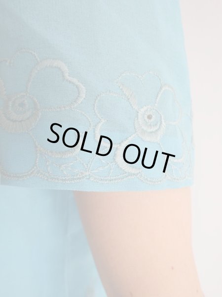 画像9: お仕立て品*お花刺繍のキレイな水色ワンピ【送料無料】 (9)