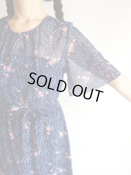 画像6: 未使用*フレアースリーブの濃紺花柄ワンピ【送料無料】 (6)