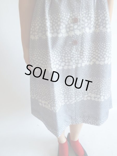 画像8: ブルーグレー色白花柄半袖ワンピ (8)