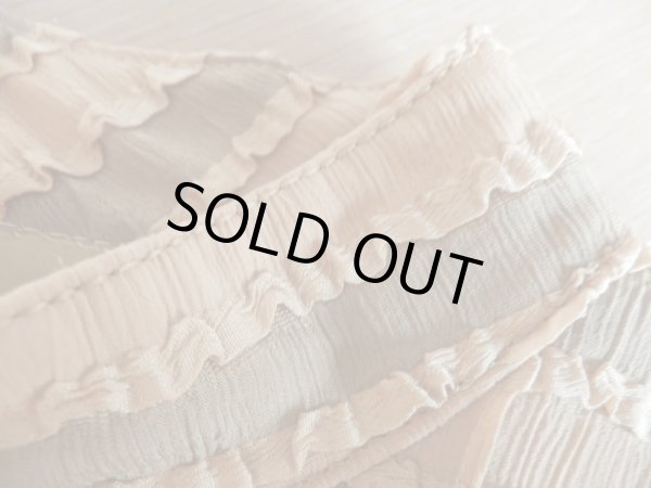 前身左襟部分に点汚れあり