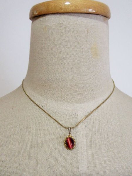 画像3: レッド系の猫目石風ネックレス (3)