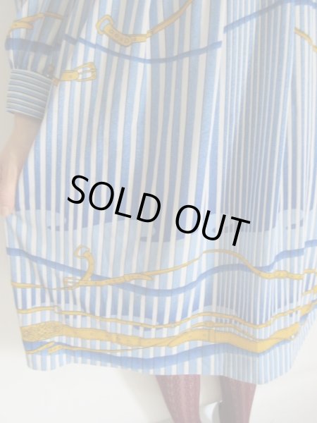 画像8: 黄色いベルト柄のワンピース (8)