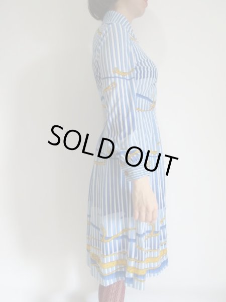 画像4: 黄色いベルト柄のワンピース (4)