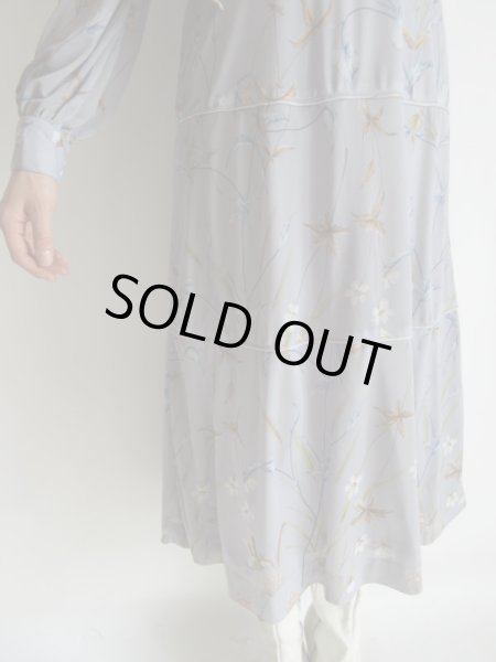 画像9: 未使用*ストール付きブルーグレー色草花模様ワンピ【送料無料】 (9)