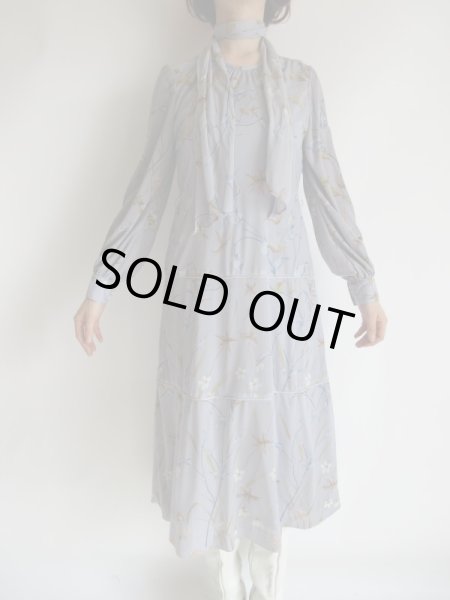 画像3: 未使用*ストール付きブルーグレー色草花模様ワンピ【送料無料】 (3)