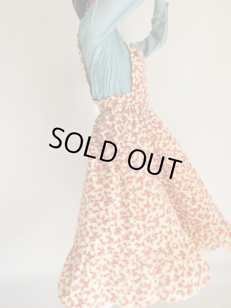 画像4: 夢見る花柄ベロア系エプロンワンピース (4)