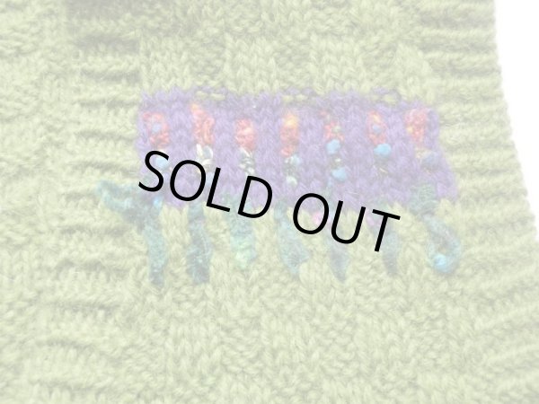 毛糸の飛び出しあり