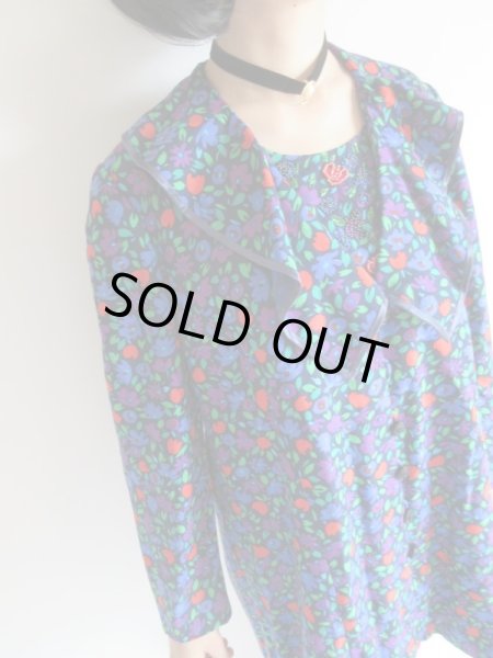 画像7: ビーズ刺繍入りのブルー系花柄ワンピ【送料無料】 (7)