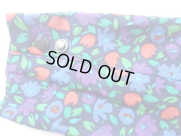 左袖に多数糸ツリあり