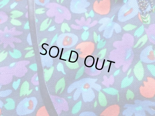 右襟に横糸ツリあり