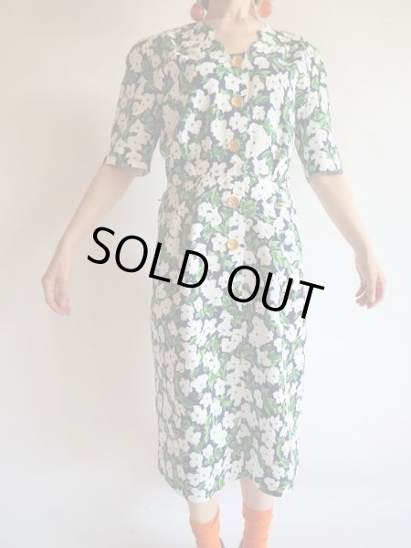 画像5: スカラップ襟の白花模様に夢中 (5)