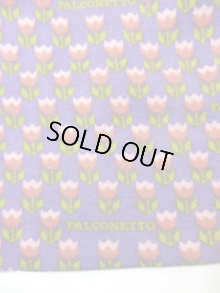 前身スカート裾上に小さな生地キズあり