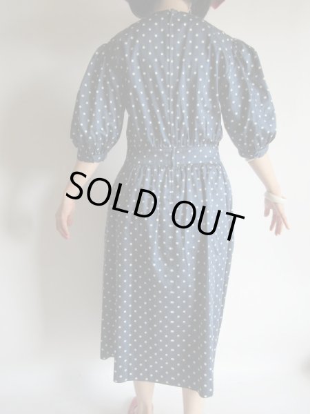 画像6: 上品ネイビーに水玉のパフスリーブワンピ【送料無料】 (6)