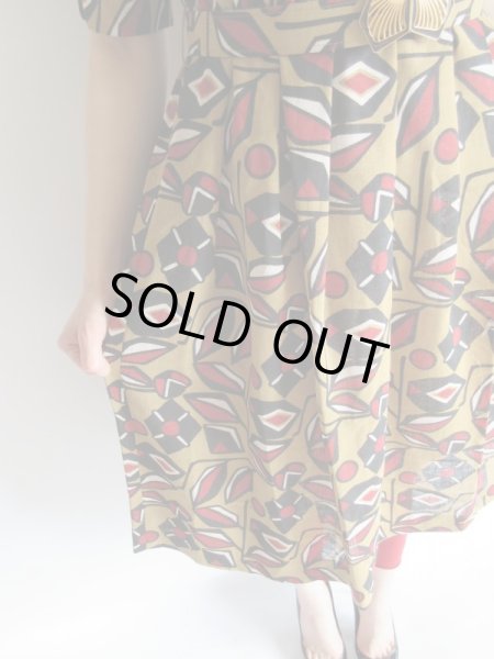 画像9: 未使用*切り絵風カラシ色ワンピース (9)