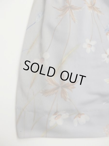 スカート部分に薄シミあり