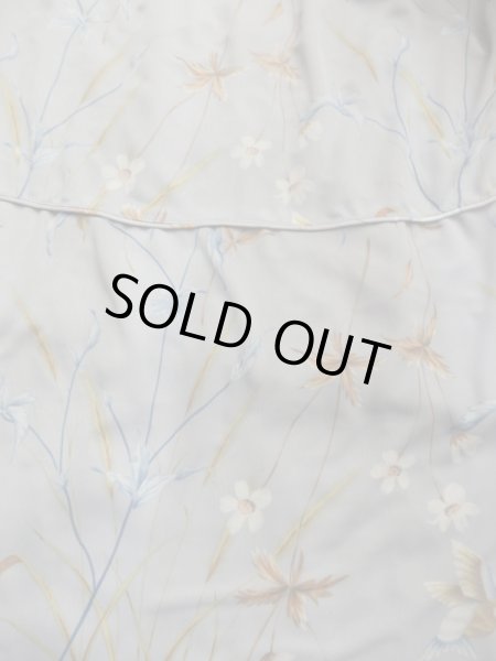 スカート部分に薄シミあり