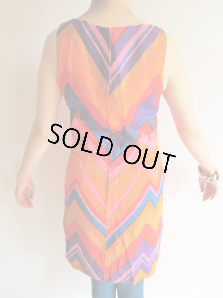 画像5: 60’s風ギザギザ模様のノースリワンピ【送料無料】 (5)