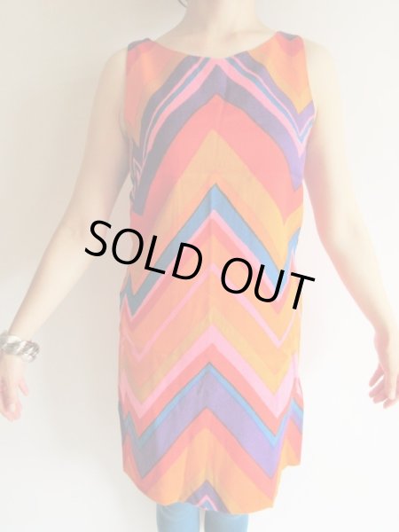 画像3: 60’s風ギザギザ模様のノースリワンピ【送料無料】 (3)