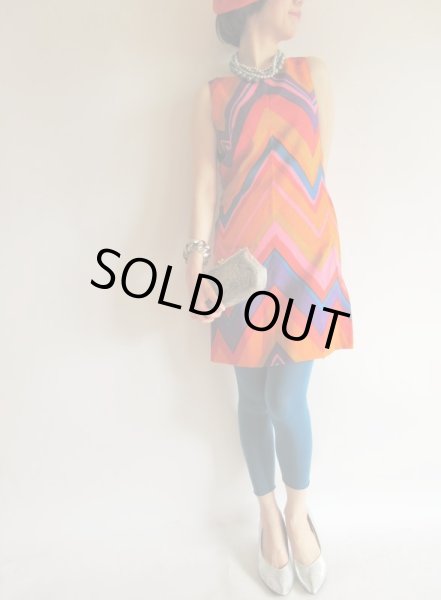 画像2: 60’s風ギザギザ模様のノースリワンピ【送料無料】 (2)