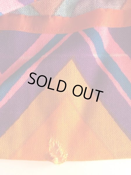 前身左側裾に破れあり(裏側から見た所)