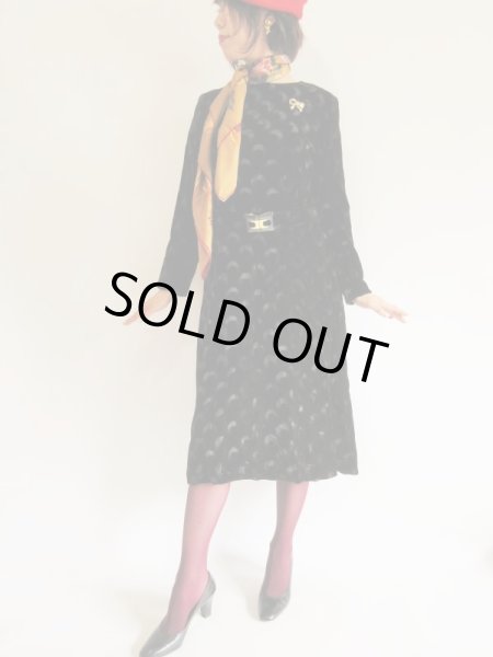 画像2: ブラックドレスに魅せられて (2)