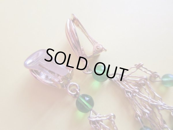 画像5: 【繊細さと遊び心と*】グリーンビーズの揺れイヤリング (5)