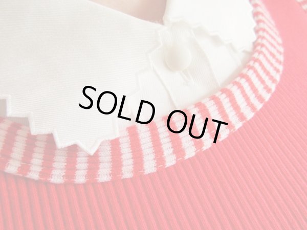 画像12: 鮮やかな赤で目を引く (12)