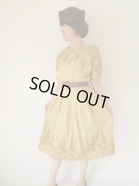 画像2: 存在感を放つ刺繍 (2)