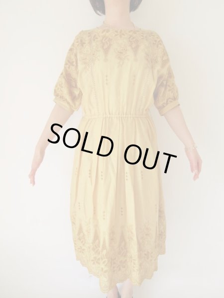 画像4: 存在感を放つ刺繍 (4)