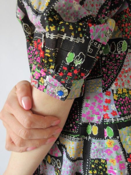 画像11: 【まるで絵本の1ページのような*】メルヘン柄のワンピース (11)