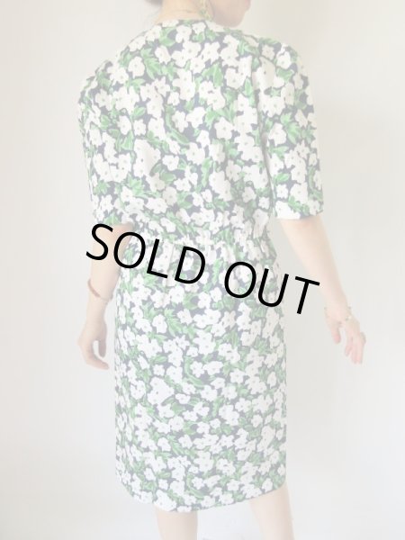 画像7: スカラップ襟の白花模様に夢中 (7)