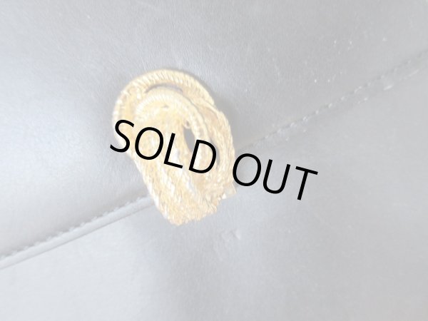 画像9: ドレス感が加速する (9)