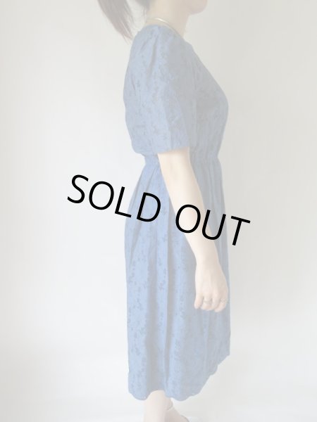 画像4: お花刺繍のワンピース (4)