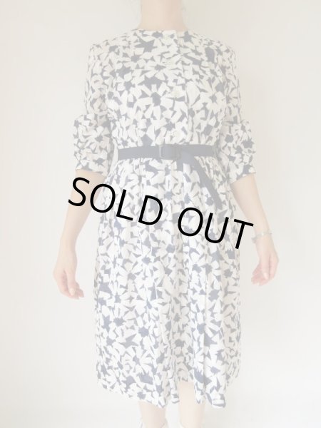 画像4: ネイビー×ホワイトで永遠のお嬢さまスタイル (4)