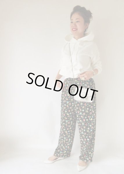 画像2: カラフル花柄のリラックスパンツ (2)