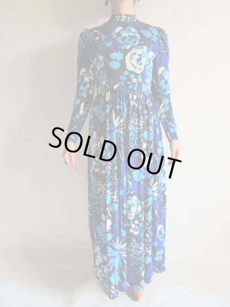 画像4: サイケフラワーのマキシ丈ワンピース (4)