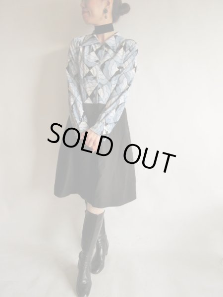 画像2: レトロ柄×ブラック無地の長袖ワンピ (2)