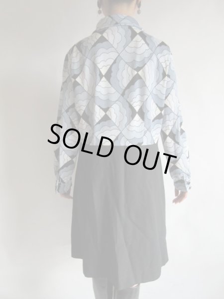 画像5: レトロ柄×ブラック無地の長袖ワンピ (5)