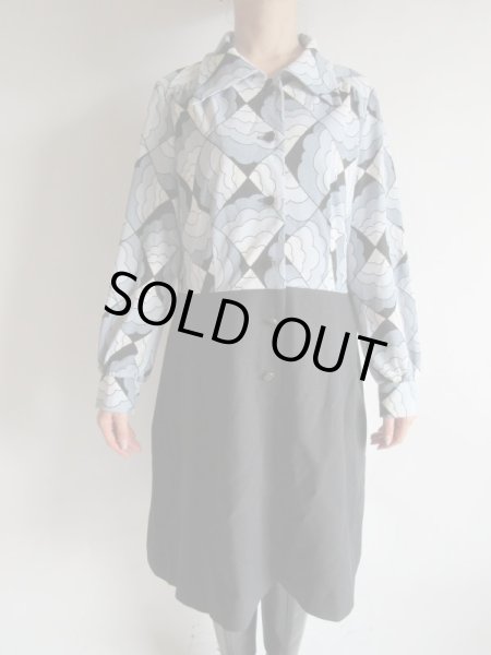 画像3: レトロ柄×ブラック無地の長袖ワンピ (3)