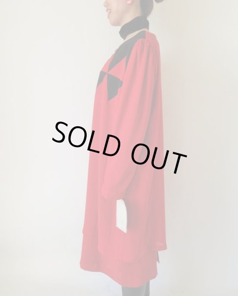 画像6: 未使用*黒色三角柄の赤色ふんわりワンピース (6)