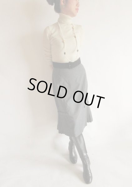 画像2: 裾プリーツのレディースカート (2)