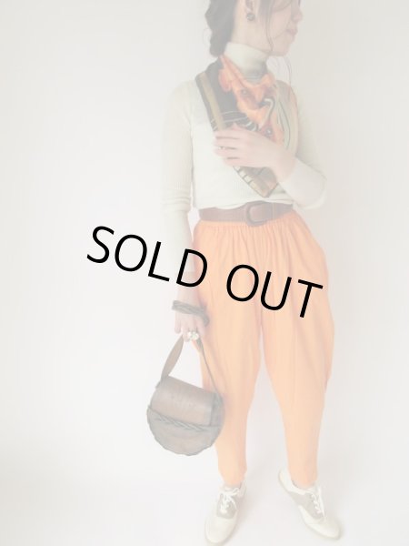 画像2: オレンジ×茶グラデーションの花柄スカーフ (2)